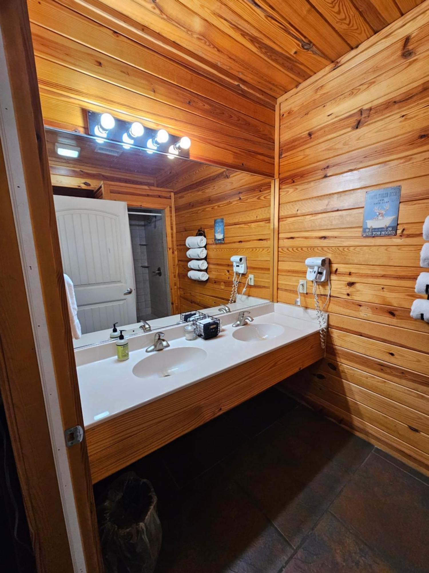 5 Min To Beaver Lake-King Bed-Fire Pit-Jetted Tub #1 Eureka Springs Exteriör bild